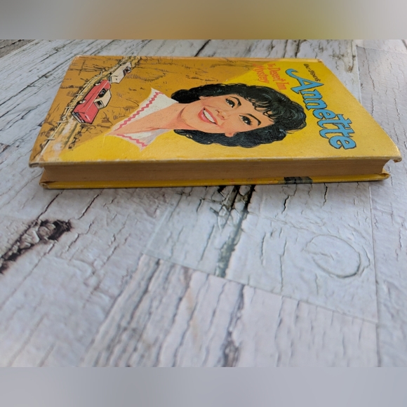 Vintage 1961 Walt Disney's Annette Hardcover Book The Desert Inn Mystery - Picture 8 of 14